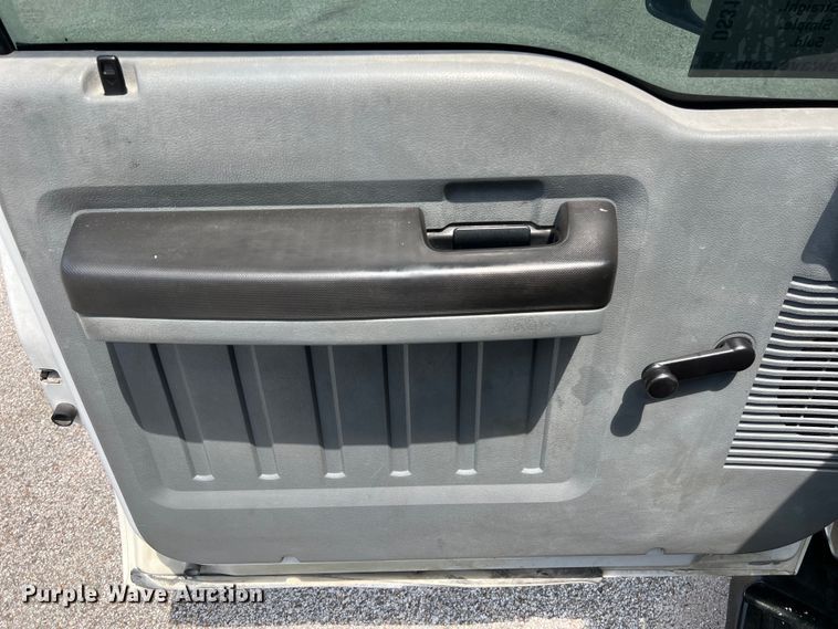 image for item DS3108 2011 Ford F550 Super Duty bucket truck