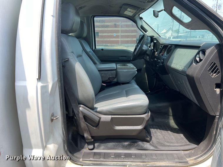 image for item DS3108 2011 Ford F550 Super Duty bucket truck