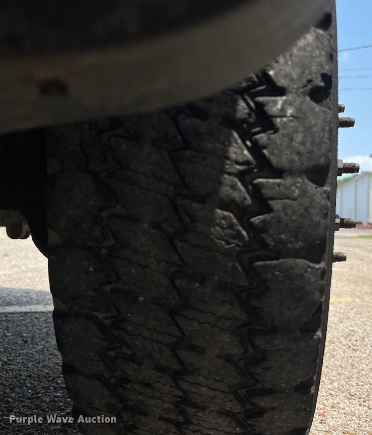 image for item DS3108 2011 Ford F550 Super Duty bucket truck