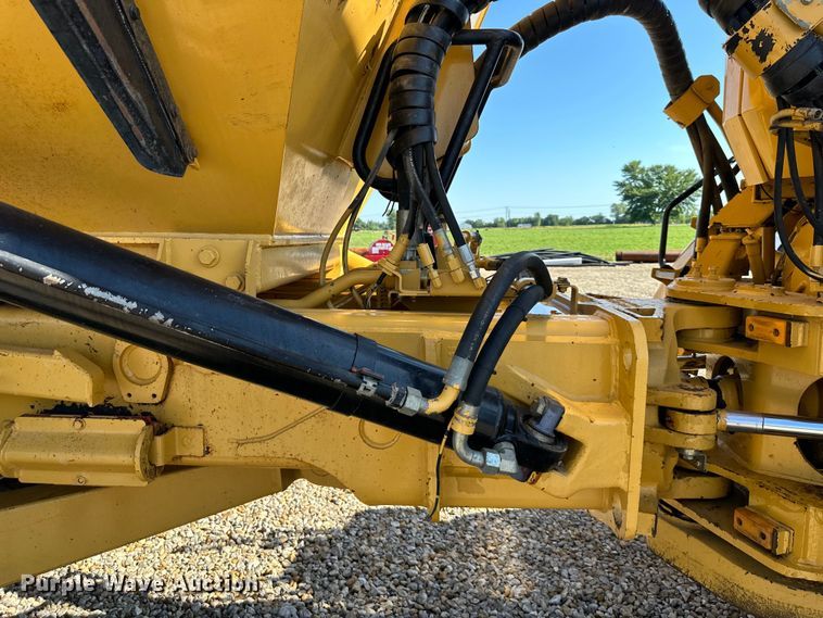 image for item DS4174 2005 Caterpillar 735 haul truck