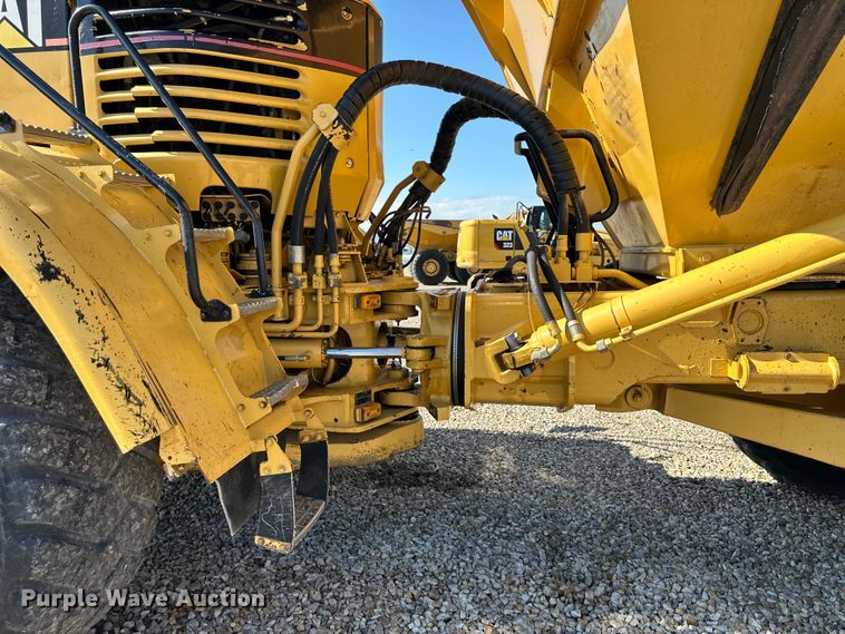 image for item DS4174 2005 Caterpillar 735 haul truck