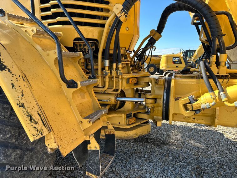 image for item DS4174 2005 Caterpillar 735 haul truck