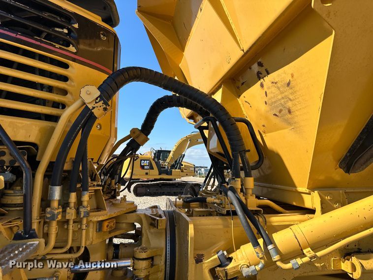 image for item DS4174 2005 Caterpillar 735 haul truck