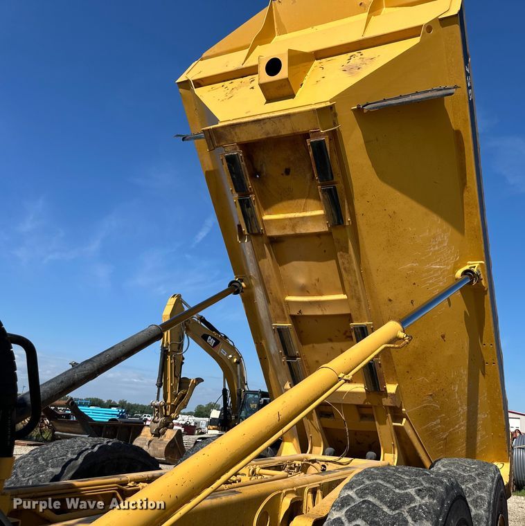 image for item DS4174 2005 Caterpillar 735 haul truck