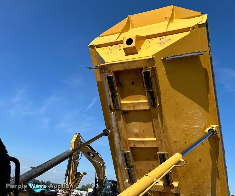 image for item DS4174 2005 Caterpillar 735 haul truck