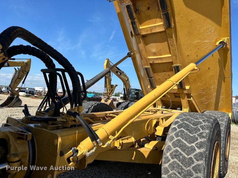 image for item DS4174 2005 Caterpillar 735 haul truck