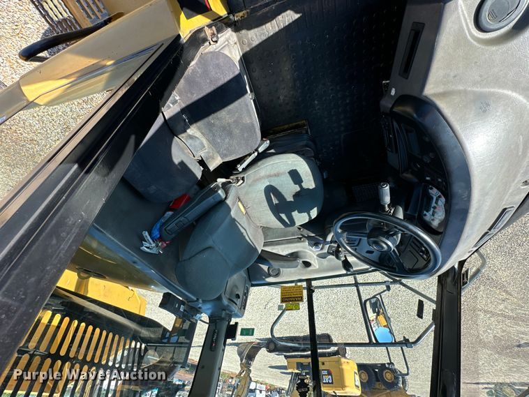 image for item DS4174 2005 Caterpillar 735 haul truck