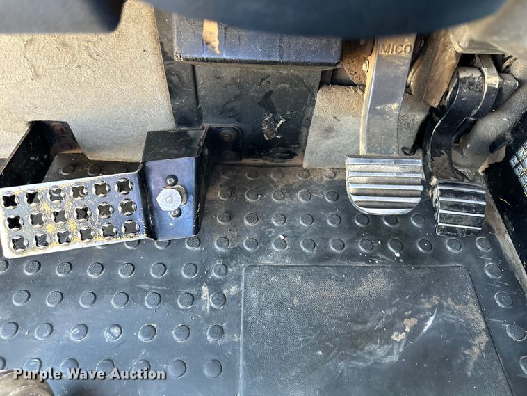 image for item DS4174 2005 Caterpillar 735 haul truck