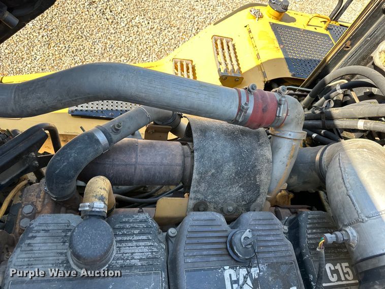 image for item DS4174 2005 Caterpillar 735 haul truck