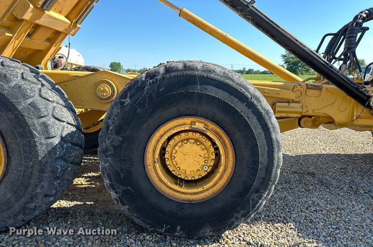 image for item DS4174 2005 Caterpillar 735 haul truck