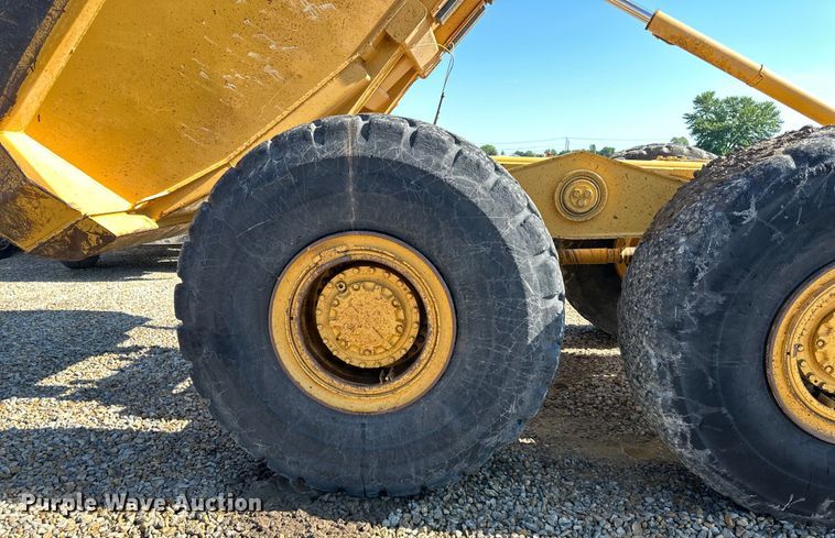 image for item DS4174 2005 Caterpillar 735 haul truck