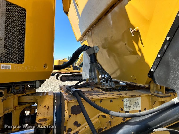 image for item DS4175 2015 Caterpillar 730C haul truck