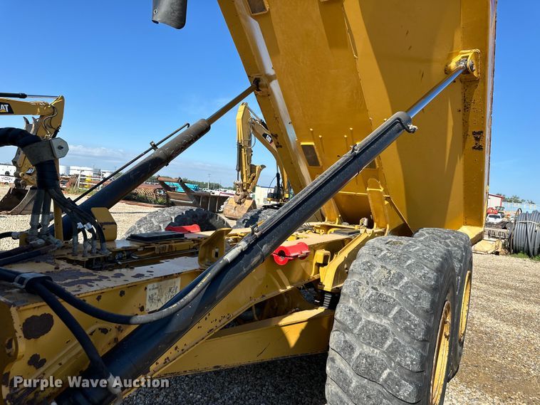 image for item DS4175 2015 Caterpillar 730C haul truck