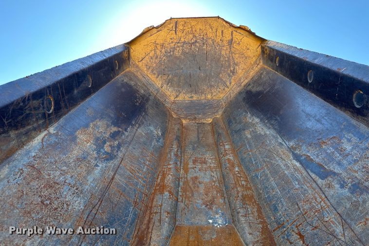 image for item DS4175 2015 Caterpillar 730C haul truck