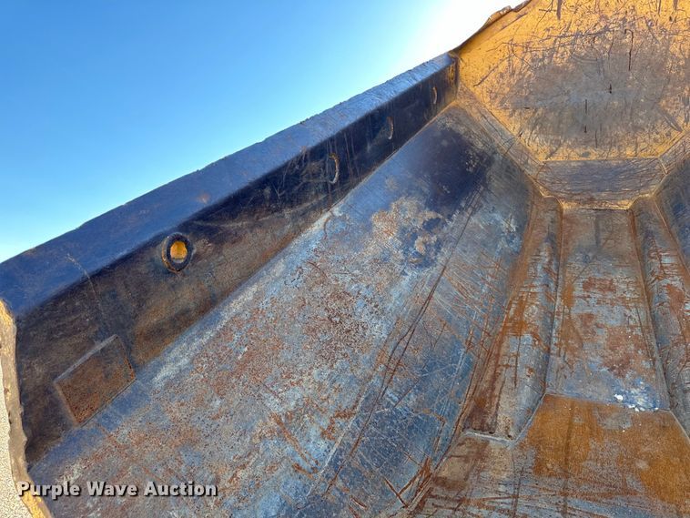 image for item DS4175 2015 Caterpillar 730C haul truck