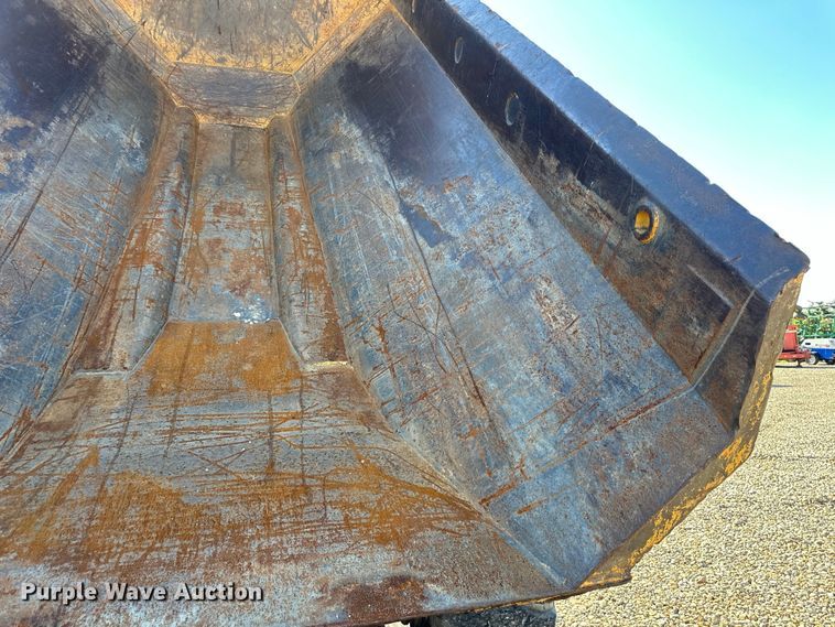 image for item DS4175 2015 Caterpillar 730C haul truck