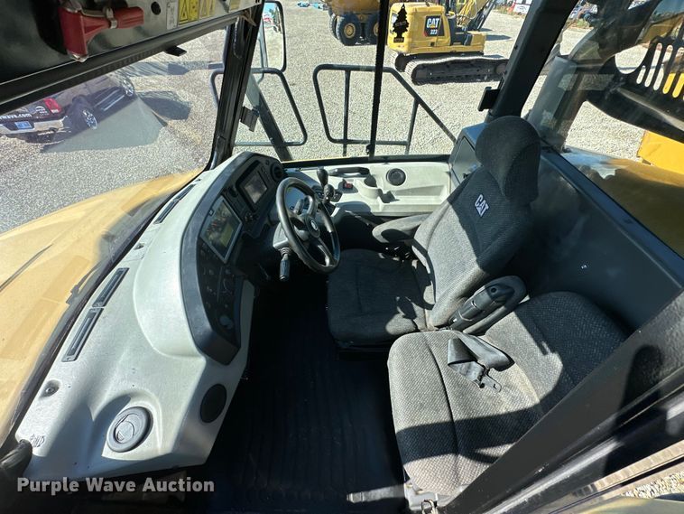 image for item DS4175 2015 Caterpillar 730C haul truck