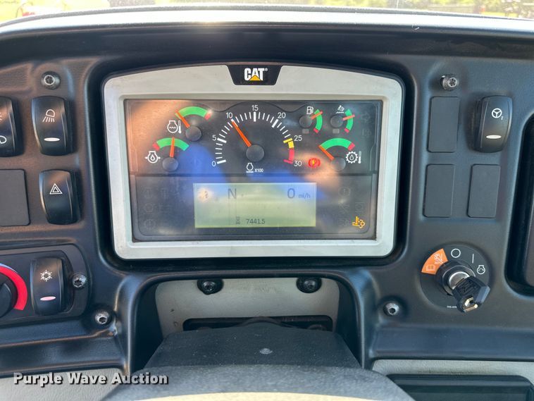 image for item DS4175 2015 Caterpillar 730C haul truck