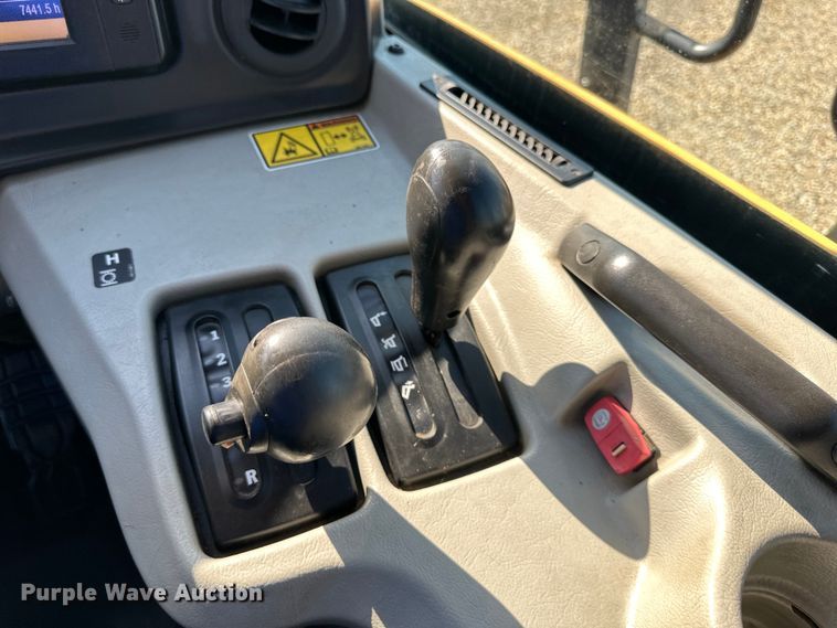 image for item DS4175 2015 Caterpillar 730C haul truck