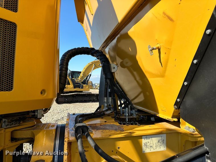 image for item DS4176 2016 Caterpillar 730C2 haul truck