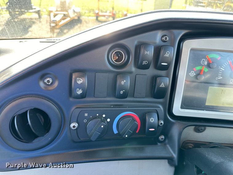 image for item DS4176 2016 Caterpillar 730C2 haul truck