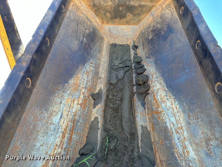 image for item DS4176 2016 Caterpillar 730C2 haul truck