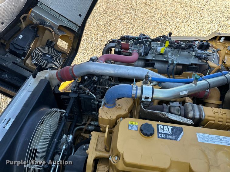 image for item DS4176 2016 Caterpillar 730C2 haul truck