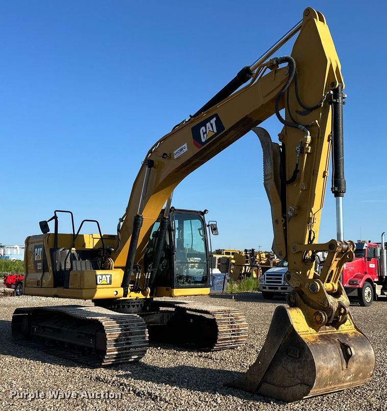 image for item DS4179 2018 Caterpillar  323 excavator