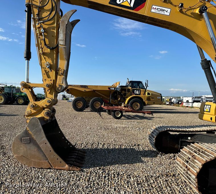 image for item DS4179 2018 Caterpillar  323 excavator