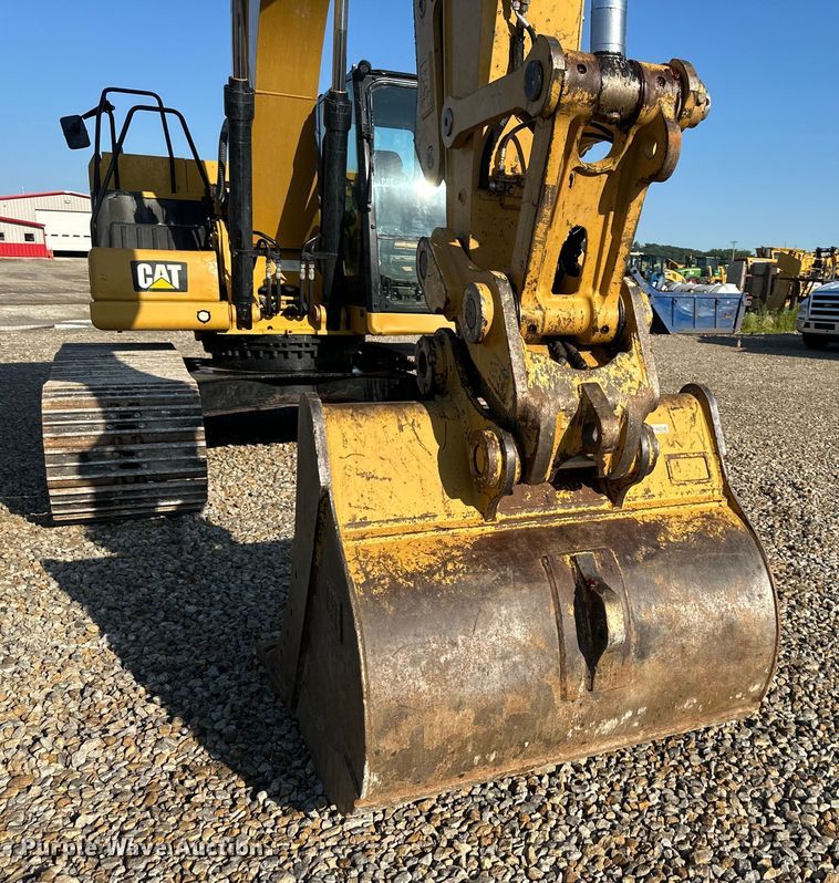 image for item DS4179 2018 Caterpillar  323 excavator