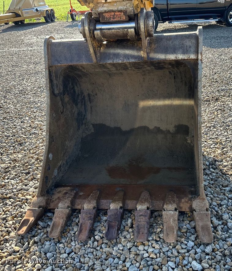 image for item DS4179 2018 Caterpillar  323 excavator