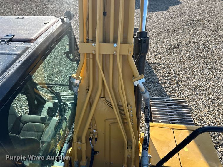 image for item DS4179 2018 Caterpillar  323 excavator