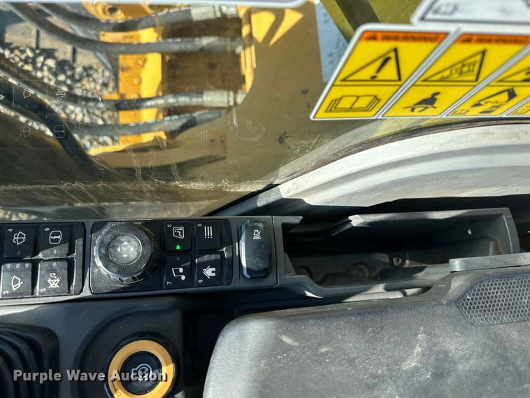 image for item DS4179 2018 Caterpillar  323 excavator