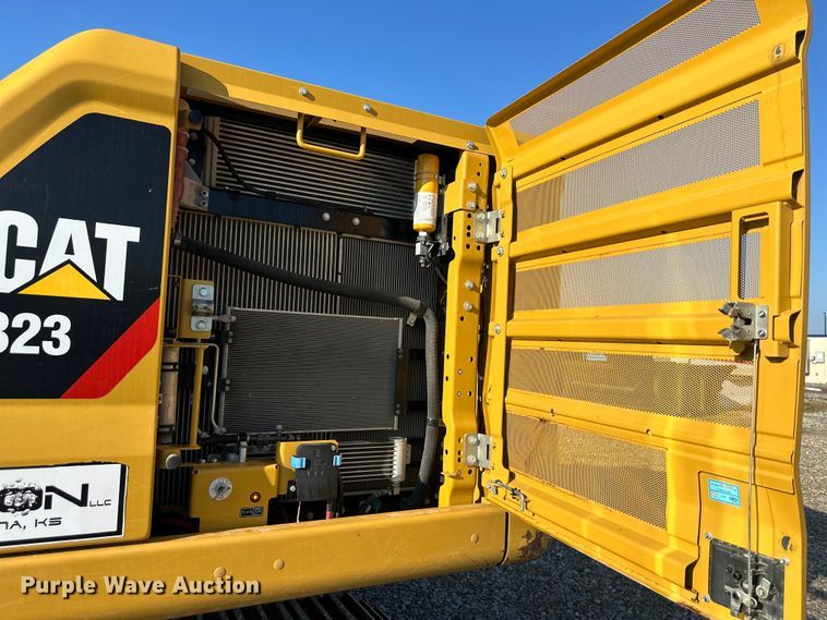 image for item DS4179 2018 Caterpillar  323 excavator