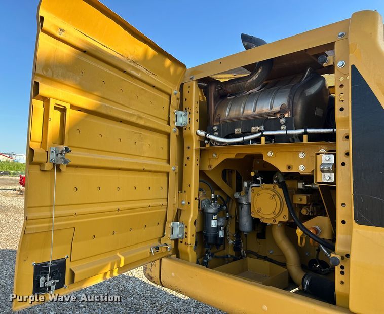 image for item DS4179 2018 Caterpillar  323 excavator