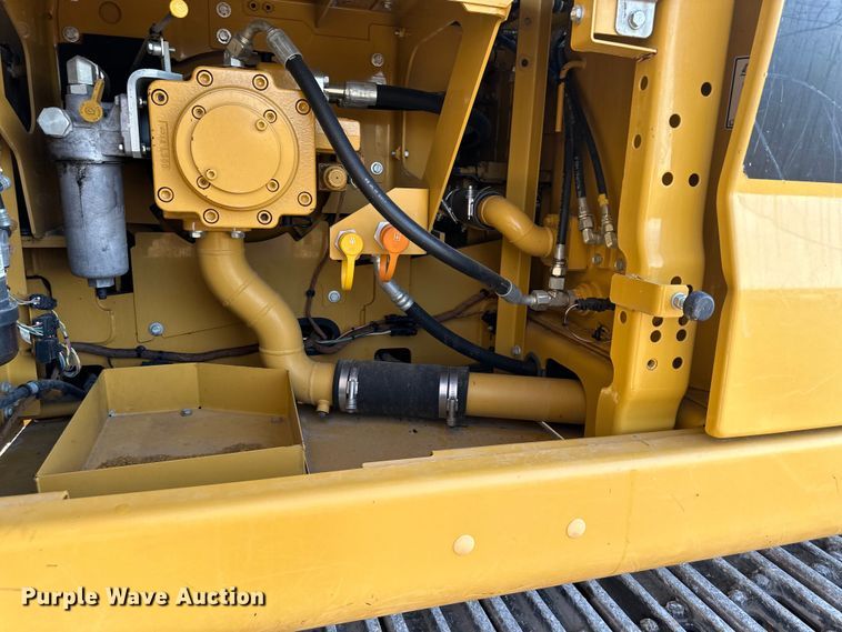 image for item DS4179 2018 Caterpillar  323 excavator