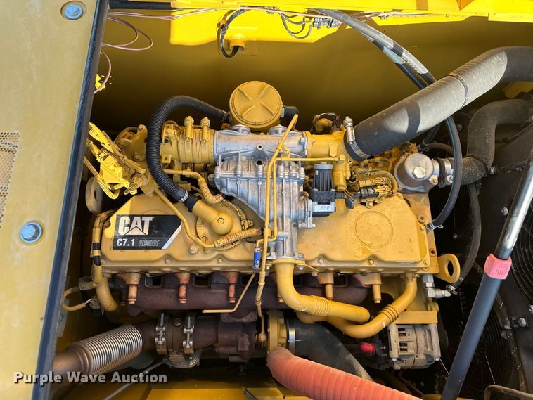 image for item DS4179 2018 Caterpillar  323 excavator