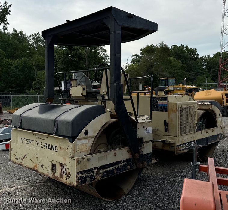 image for item DS5566 2000 Ingersoll Rand  DD 90HF  double drum vibratory roller