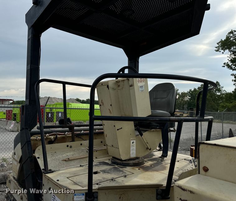 image for item DS5566 2000 Ingersoll Rand  DD 90HF  double drum vibratory roller