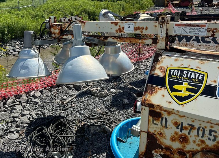 image for item DS5572 Coleman  MH4000RL light plant