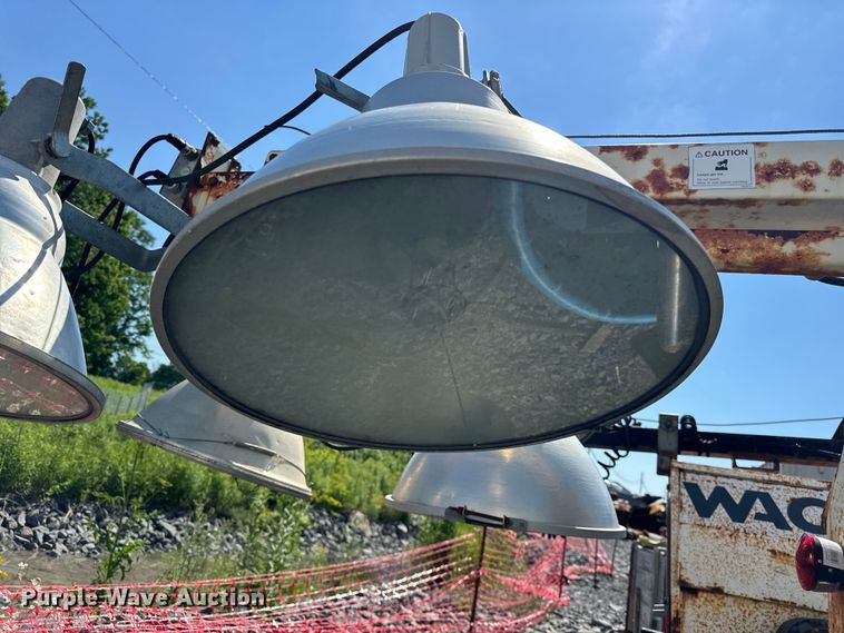 image for item DS5572 Coleman  MH4000RL light plant