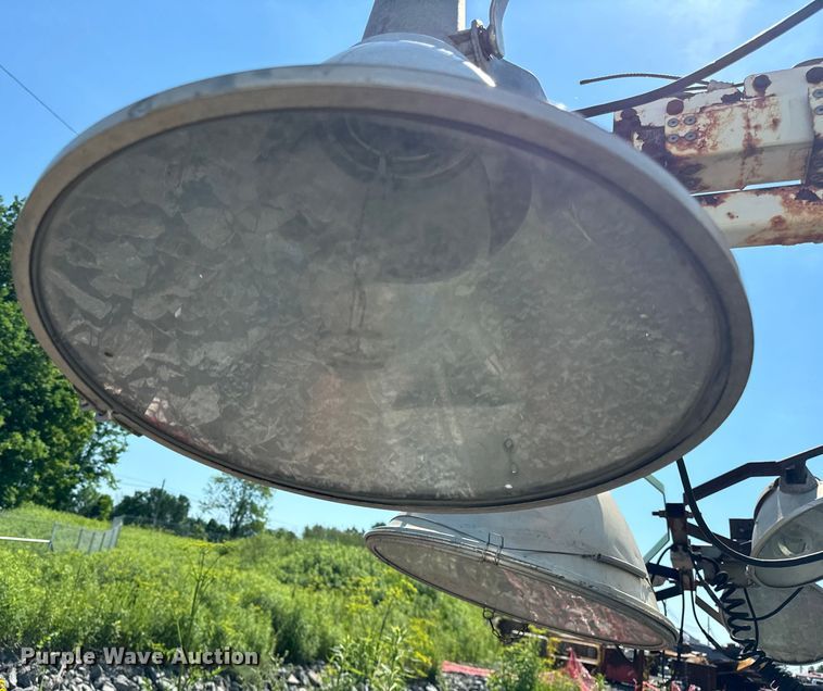 image for item DS5572 Coleman  MH4000RL light plant