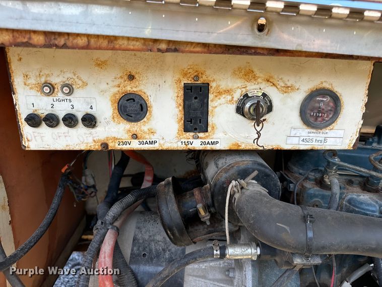 image for item DS5572 Coleman  MH4000RL light plant