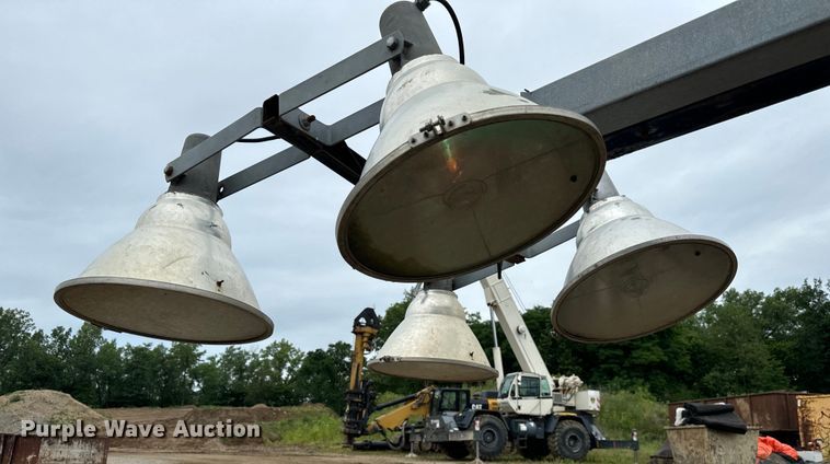 image for item DS5581 2004 Magnum  MLT4060MMH light plant