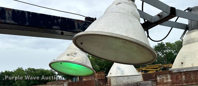 image for item DS5581 2004 Magnum  MLT4060MMH light plant