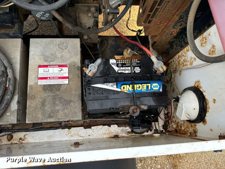 image for item DS5581 2004 Magnum  MLT4060MMH light plant