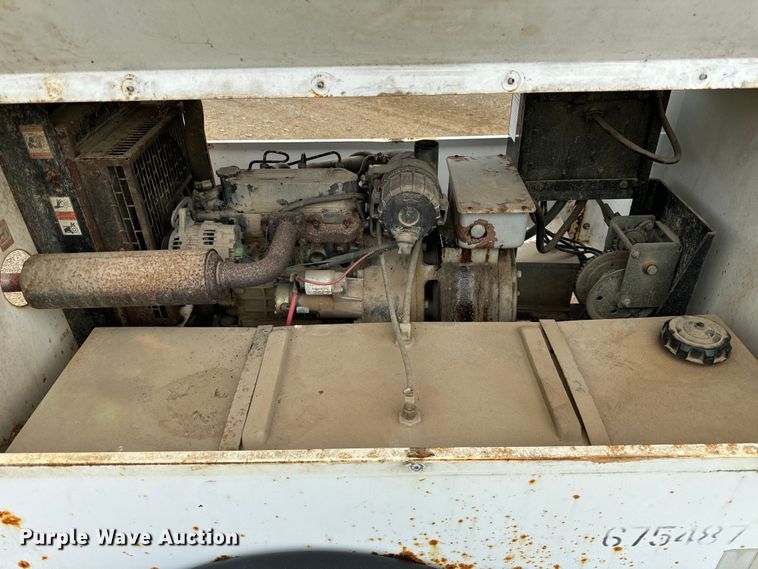 image for item DS5581 2004 Magnum  MLT4060MMH light plant