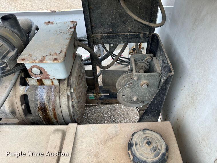 image for item DS5581 2004 Magnum  MLT4060MMH light plant