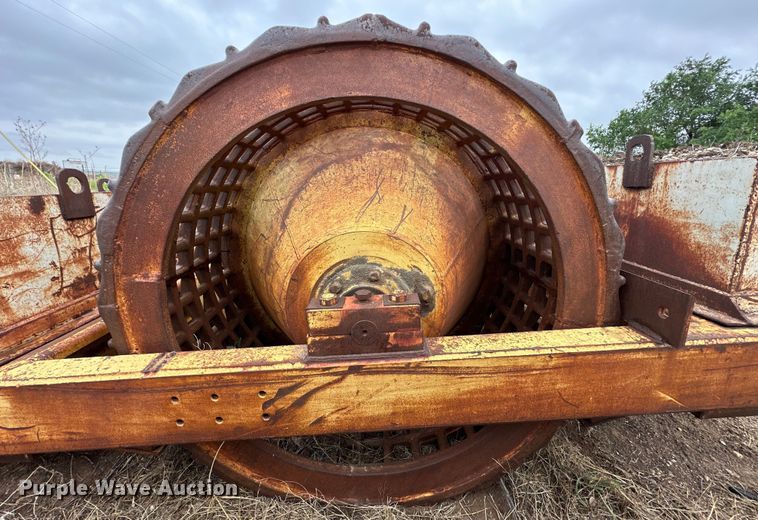 image for item DS6757 Hyster grid roller