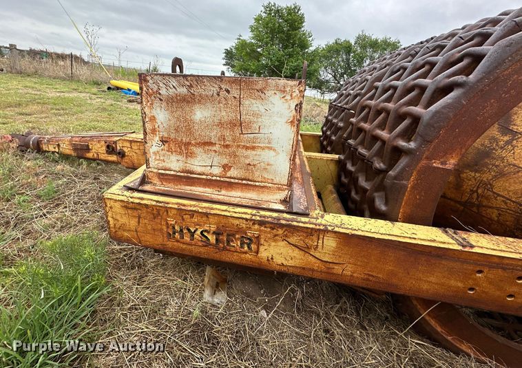 image for item DS6757 Hyster grid roller